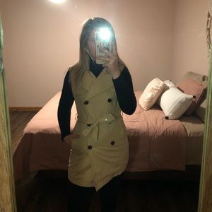 Short sleeve trench coat